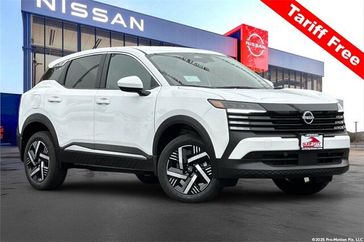 New 2025 Nissan Kicks SV