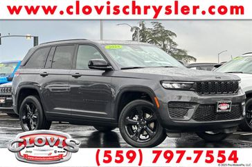 New 2025 Jeep Grand Cherokee Altitude 4x2
