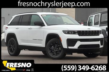New 2026 Jeep Grand Cherokee Laredo Altitude 4x4