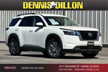 Used 2024 Nissan Pathfinder SV