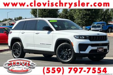 New 2026 Jeep Grand Cherokee Laredo Altitude 4x4