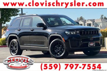 New 2026 Jeep Grand Cherokee Laredo Altitude 4x4