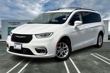 Used 2022 Chrysler Pacifica Touring L
