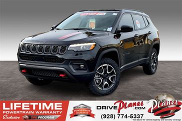 2024 Jeep Compass Trailhawk 4x4 in a Diamond Black Crystal Pearl Coat exterior color and Ruby Red/Blackinterior. Planet Chrysler Dodge Jeep Ram FIAT of Flagstaff (928) 569-5797 planetchryslerdodgejeepram.com 