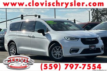 Used 2024 Chrysler Pacifica Touring L