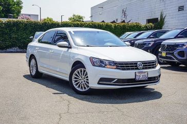 Used 2016 Volkswagen Passat 1.8T SE