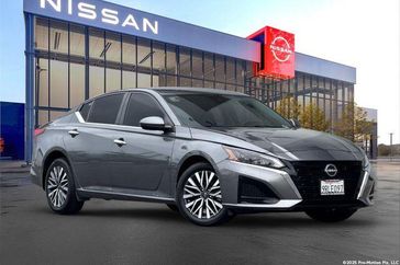 Used 2023 Nissan Altima 2.5 SV