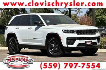 New 2027 Jeep Grand Cherokee Laredo Altitude