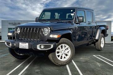 2023 Jeep Gladiator Sport