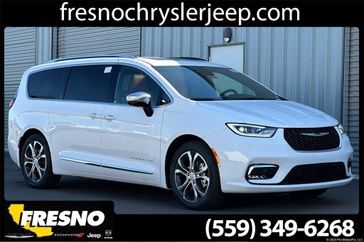New 2026 Chrysler Pacifica Pinnacle