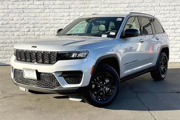 2024 Jeep Grand Cherokee Altitude 4x2