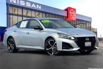 Used 2023 Nissan Altima 2.5 SR