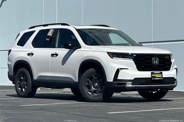 New 2025 Honda Pilot TrailSport