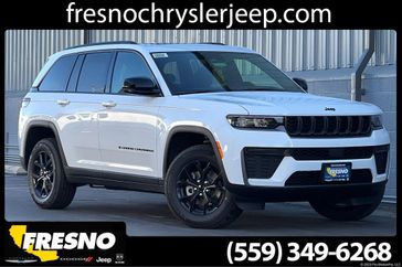 New 2026 Jeep Grand Cherokee Laredo Altitude 4x4