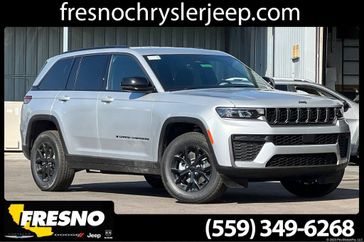New 2026 Jeep Grand Cherokee Laredo Altitude 4x4