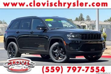 New 2025 Jeep Grand Cherokee Altitude X 4x2
