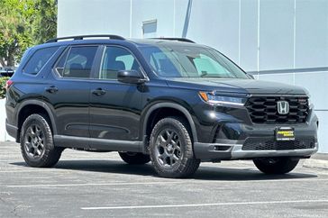 New 2025 Honda Pilot TrailSport