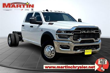 New 2026 RAM 3500 Tradesman Crew Cab Chassis 4x4 60' Ca