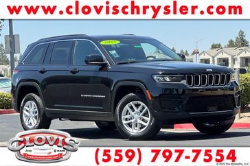 New 2025 Jeep Grand Cherokee Laredo X 4x2