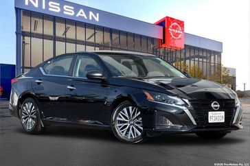 Used 2025 Nissan Altima 2.5 SV