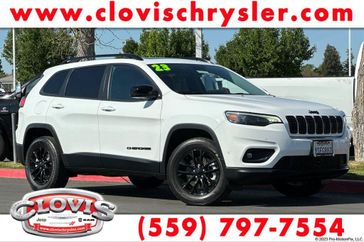Used 2023 Jeep Cherokee Altitude