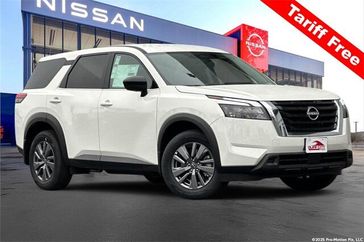 New 2025 Nissan Pathfinder S