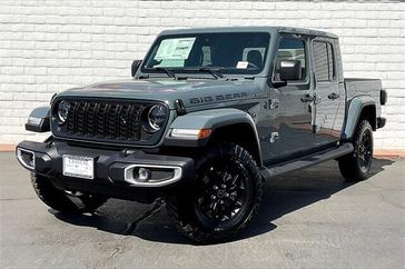 2025 Jeep Gladiator Big Bear 4x4