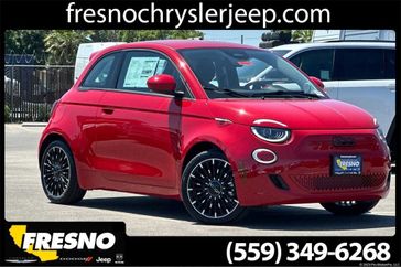 2024 Fiat 500e Inspi(red)