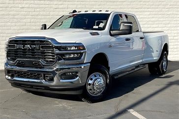 2025 RAM 3500 Tradesman Crew Cab 4x4 8' Box