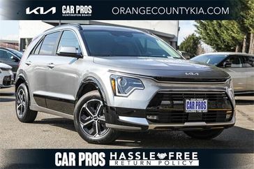 New 2025 Kia Niro SX