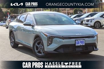 New 2025 Kia K4 LXS
