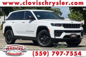New 2026 Jeep Grand Cherokee Laredo Altitude 4x4