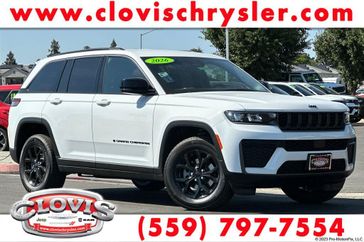 New 2026 Jeep Grand Cherokee Laredo Altitude 4x4