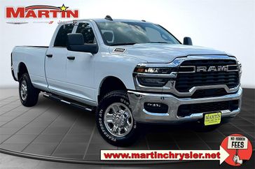 New 2026 RAM 2500 Tradesman Crew Cab 4x4 8' Box