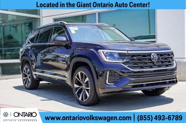 New 2025 Volkswagen Atlas 2.0T SEL Premium R-Line