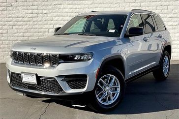 New 2025 Jeep Grand Cherokee Laredo X 4x4