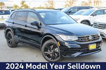 2024 Volkswagen Tiguan 2.0T SE R-Line Black