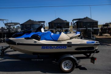 2025 SEADOO WAKE PRO 230 WITH SOUND SYSTEM IDF SAND AND DAZZLING BLUE 