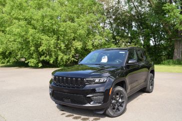 Used 2024 Jeep Grand Cherokee Altitude