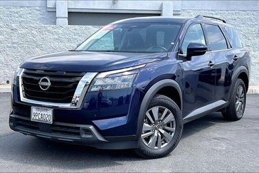 Used 2025 Nissan Pathfinder SV