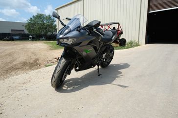 2024 KAWASAKI NINJA 650 METALLIC MATTE GRAPHENESTEEL GRAY AND EBONY