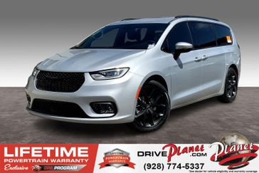 Used 2023 Chrysler Pacifica Touring L