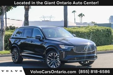 2025 Volvo XC90 B6 Plus 7-Seater