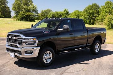 2025 RAM 2500 Tradesman Crew Cab 4x4 6'4' Box