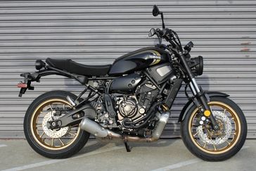 2023 Yamaha XSR 700  in a RAVEN exterior color. SoSo Cycles 877-344-5251 sosocycles.com 