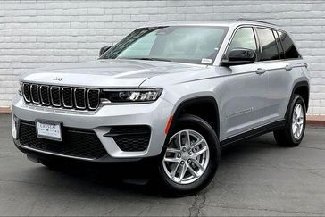 New 2026 Jeep Grand Cherokee Laredo X 4x4