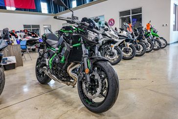 2025 KAWASAKI Z650 ABS METALLIC SPARK BLACK AND GREEN