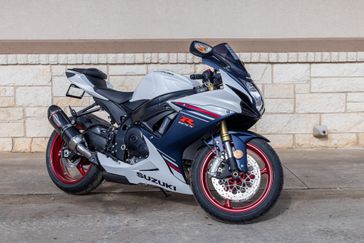 2024 SUZUKI GSXR 750 in a WHITE exterior color. Family PowerSports (877) 886-1997 familypowersports.com 