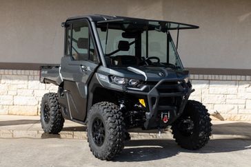 2024 CAN-AM SSV DEF LTD 65 HD10 GY 24 in a GRAY exterior color. Family PowerSports (877) 886-1997 familypowersports.com 