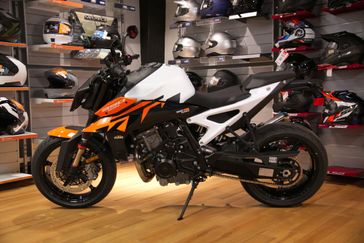 2027 KTM 990 DUKE